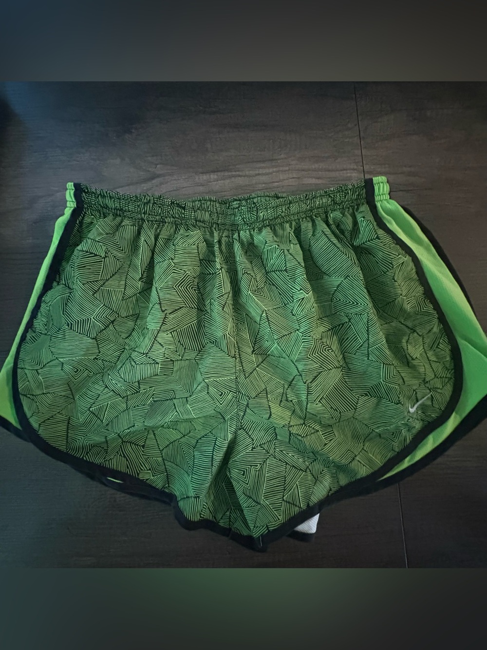 Nike Women’s Lime Green Geometric Athletic Shorts XL Lined